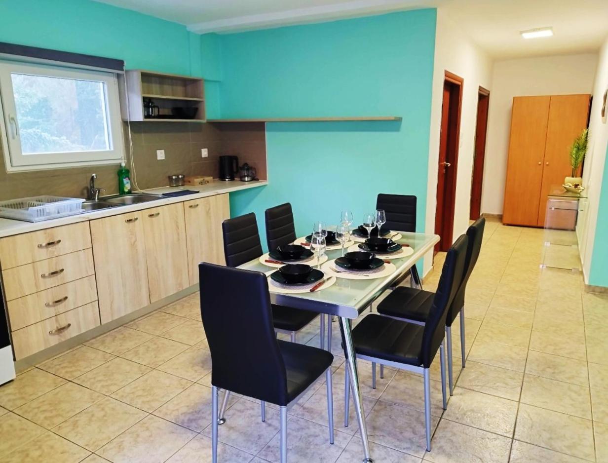 Sleepili Apartment Vrisai ภายนอก รูปภาพ